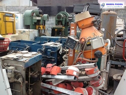 Phế liệu hợp kim cứng (carbide): mảnh dao, mũi phay cũ — đừng đổ chung với sắt vụn